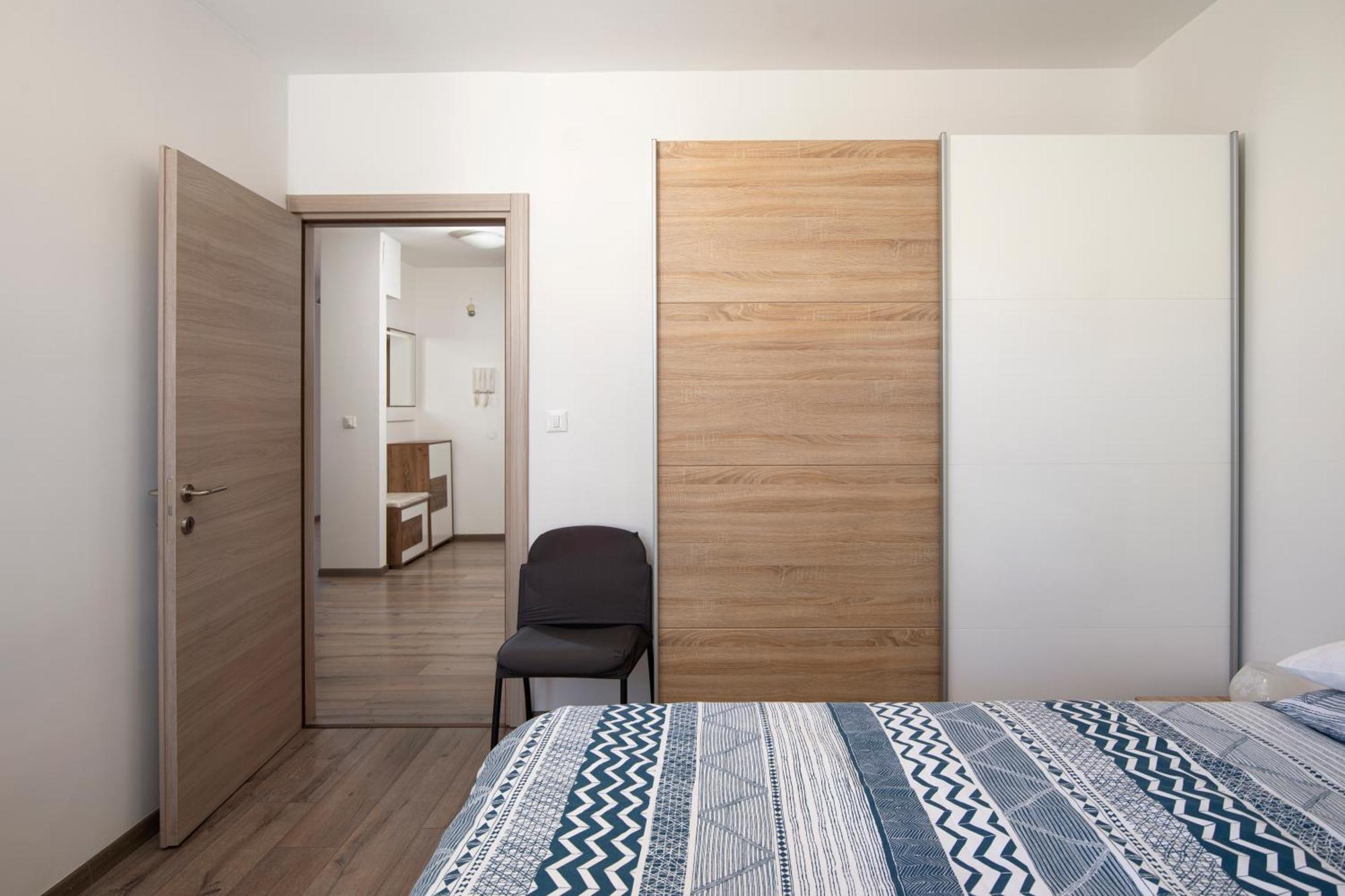City Market Apartments Pula Bagian luar foto