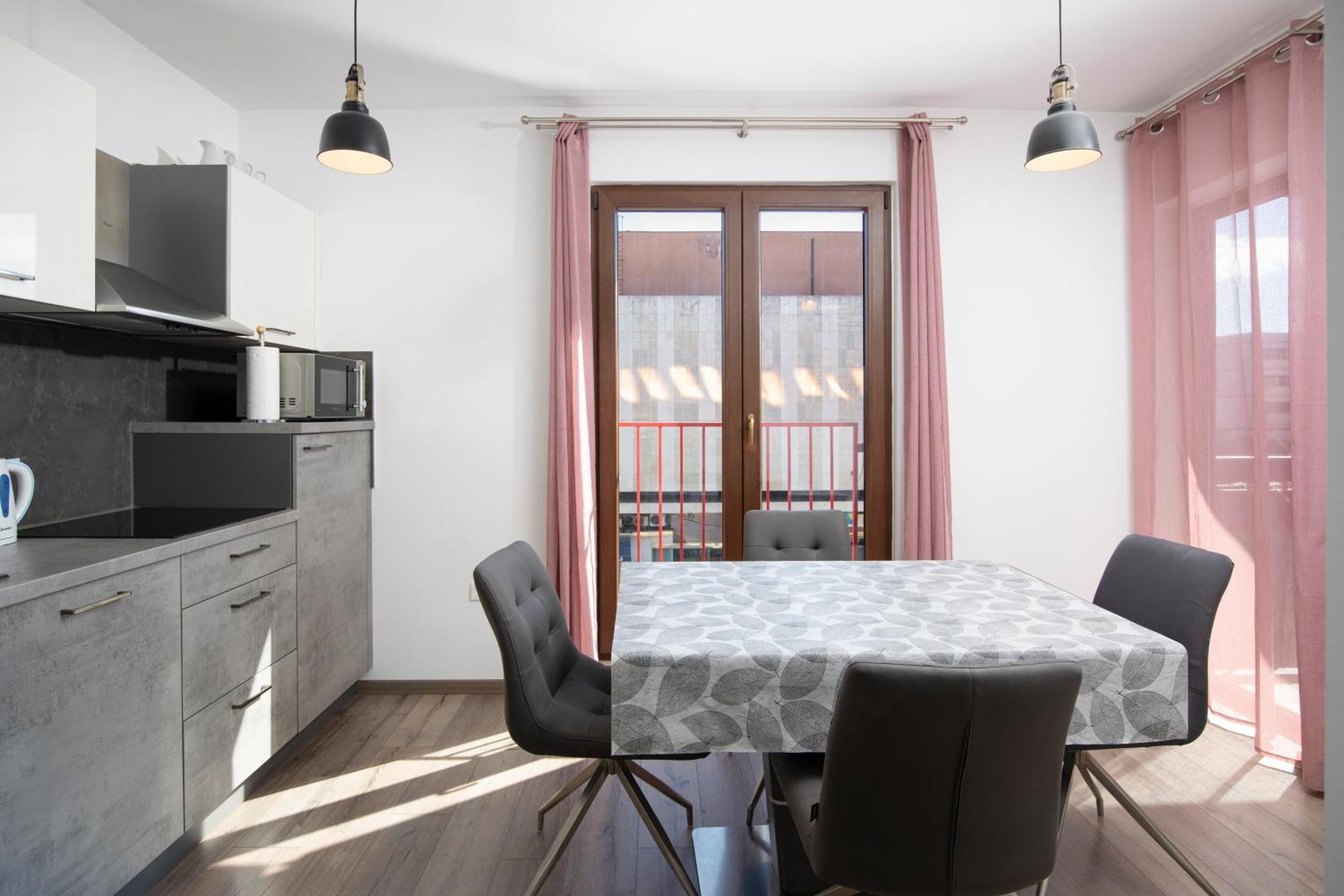 City Market Apartments Pula Bagian luar foto