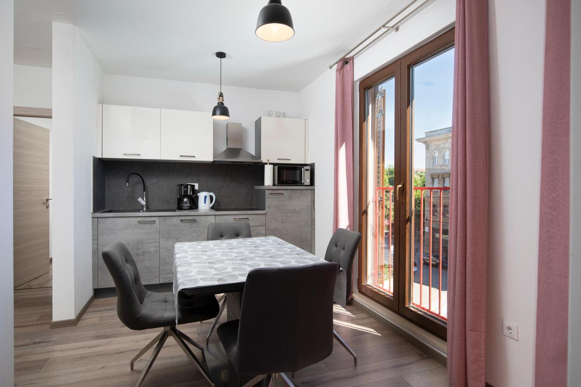 City Market Apartments Pula Bagian luar foto