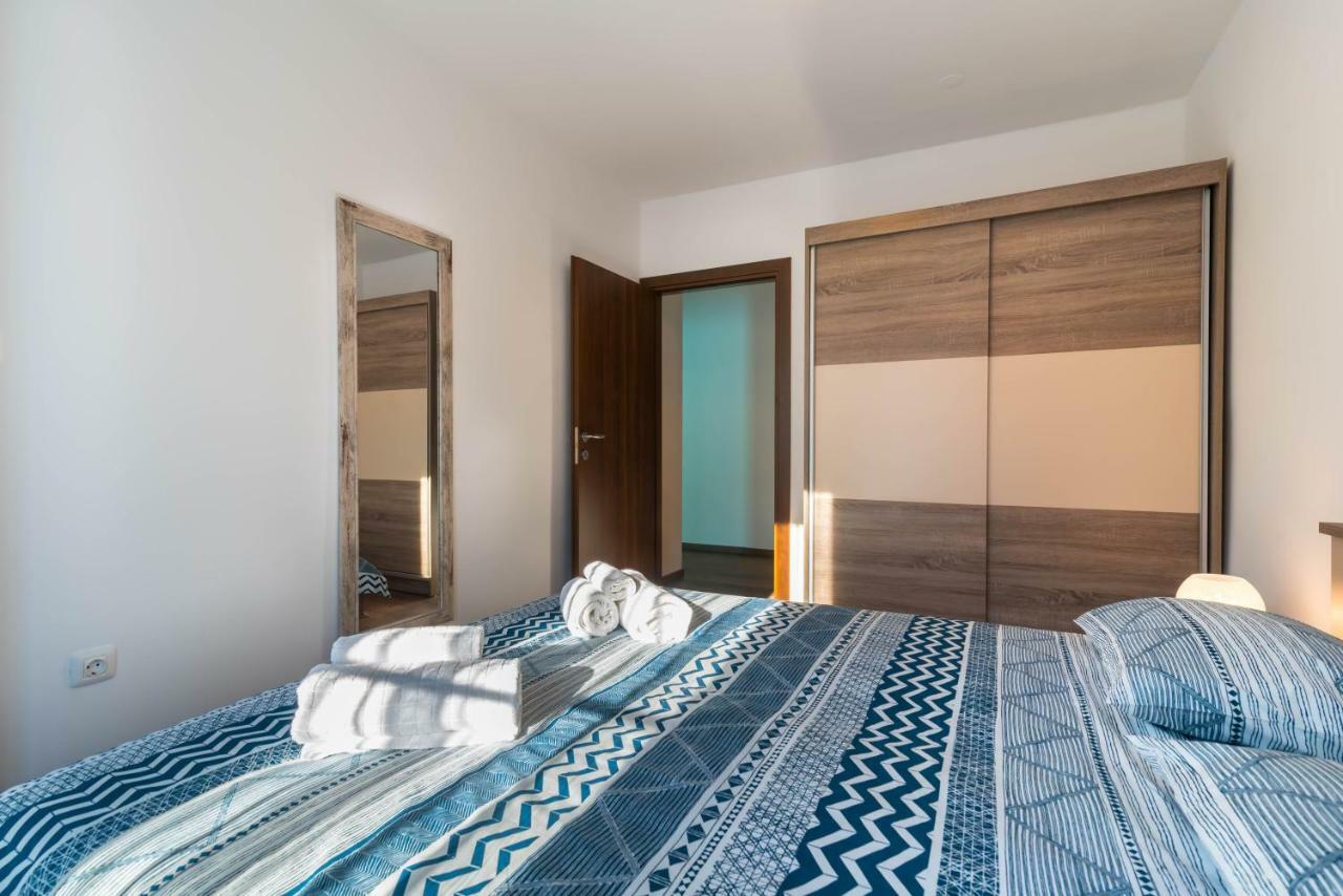 City Market Apartments Pula Bagian luar foto