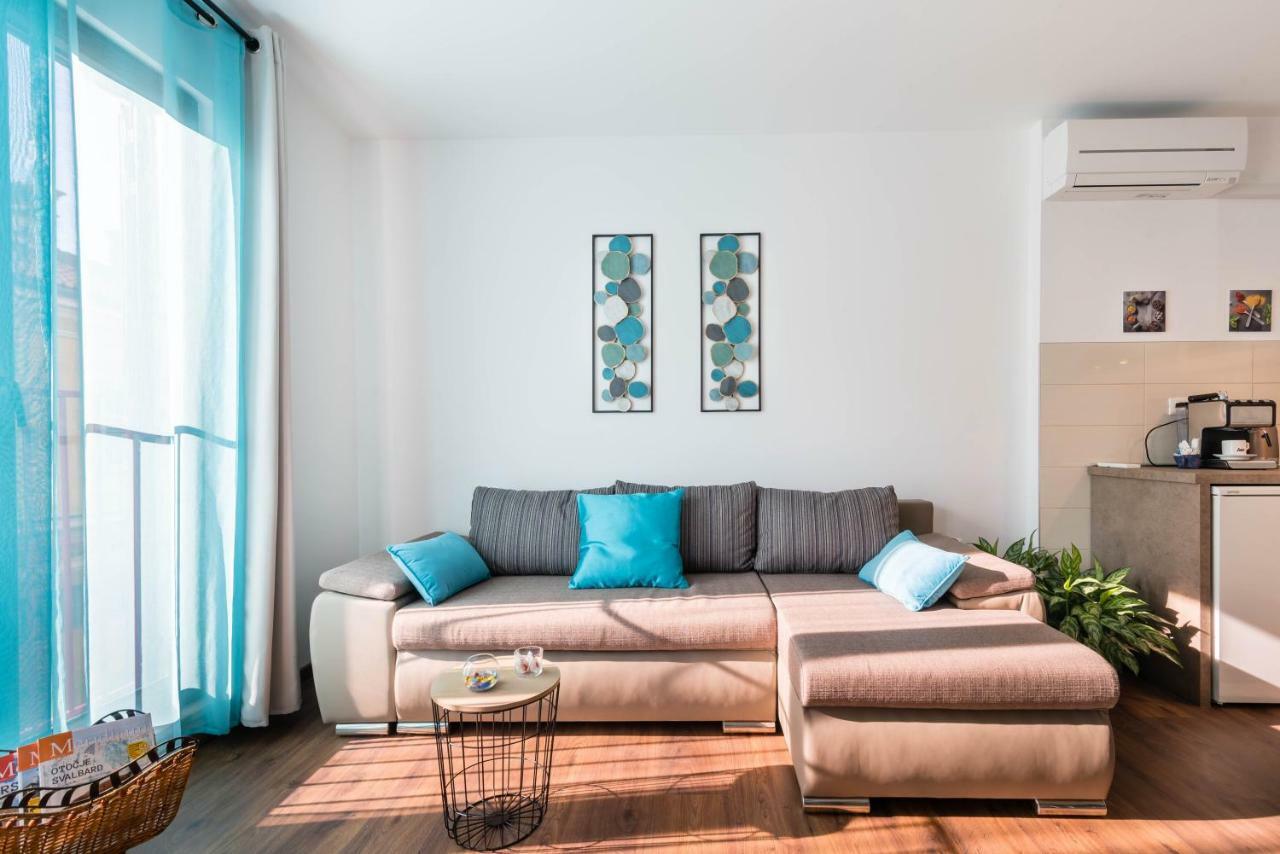 City Market Apartments Pula Bagian luar foto